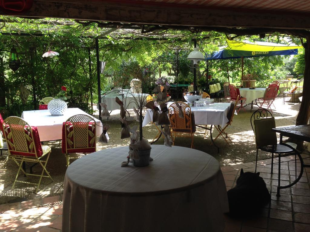 לינה וארוחת בוקר בזייה Les Jardins Du Rebaut מראה חיצוני תמונה